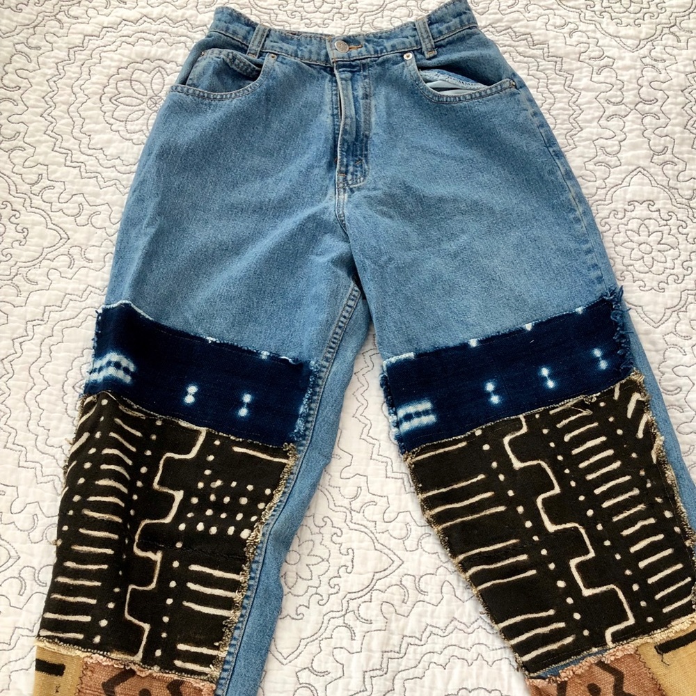 Levi's Blue Denim with Black and Tan Accents Boyfriend Jeans
